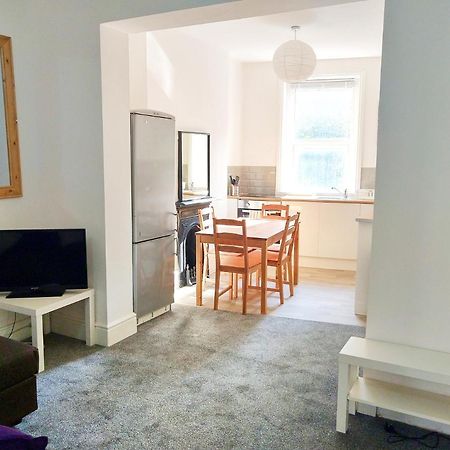 Entire Floor 2 Bedrooms On Westcliff Bournemouth Esterno foto