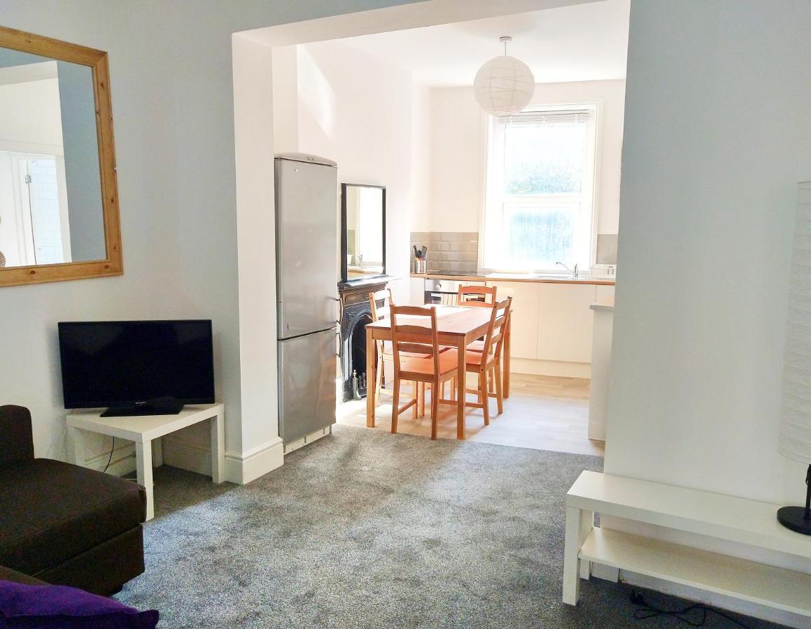 Entire Floor 2 Bedrooms On Westcliff Bournemouth Esterno foto
