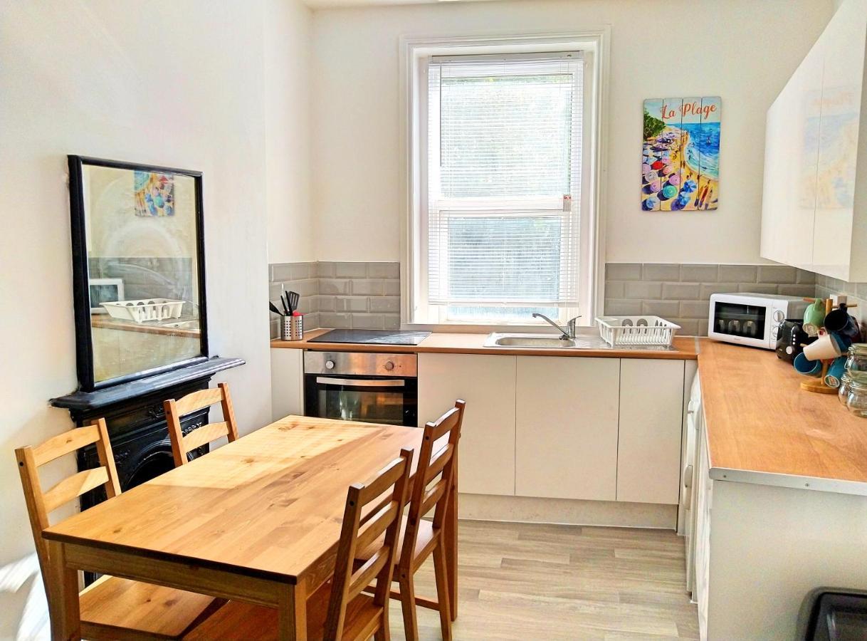 Entire Floor 2 Bedrooms On Westcliff Bournemouth Esterno foto