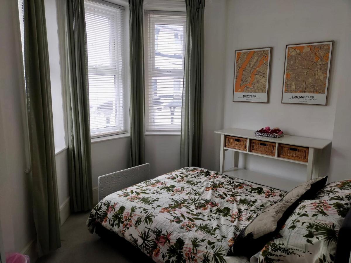 Entire Floor 2 Bedrooms On Westcliff Bournemouth Esterno foto